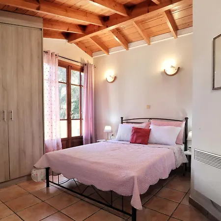 בית נופש Terpi House